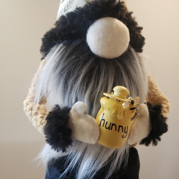 Bee Decor/ sunflower & bee gnome - Picture 6 of 13